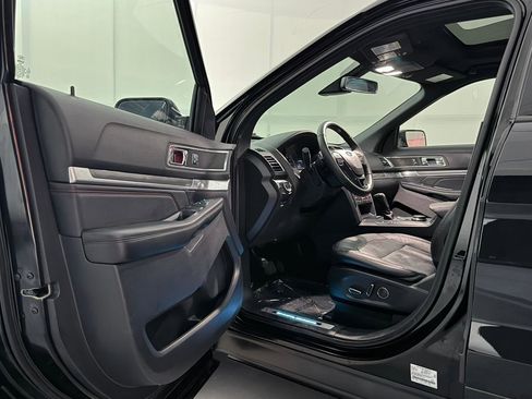 Used 2018 Ford Explorer Sport w/ Equipment Group 401A image 16
