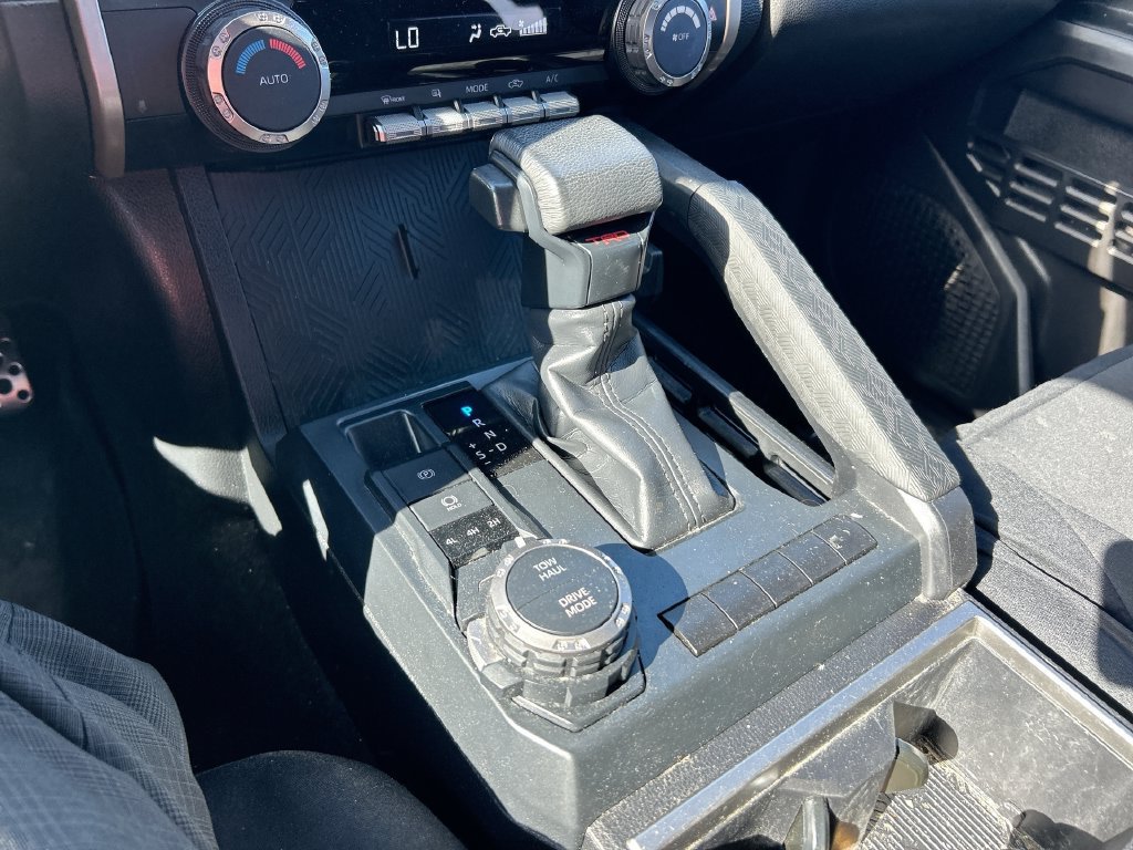 Used 2025 Toyota Tacoma TRD Sport AWD/4WD image 27