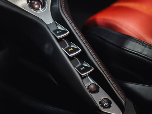 Used 2024 McLaren 750S Spider image 26