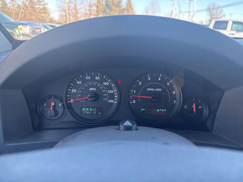 Used 2005 Jeep Grand Cherokee Laredo image 23