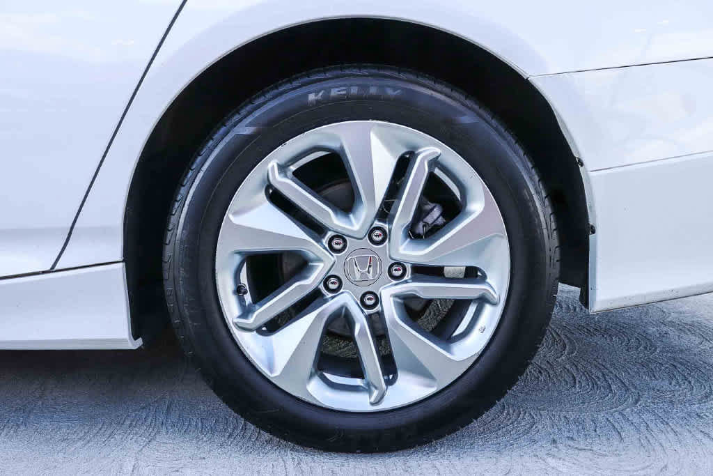 Used 2018 Honda Accord LX image 10