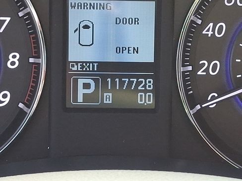 Used 2014 INFINITI QX70 AWD w/ Premium Package image 24