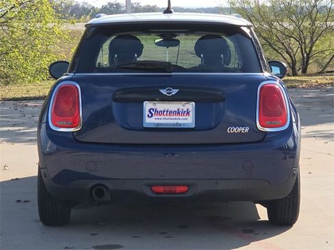 Used 2018 MINI Cooper 2-Door Hardtop image 7