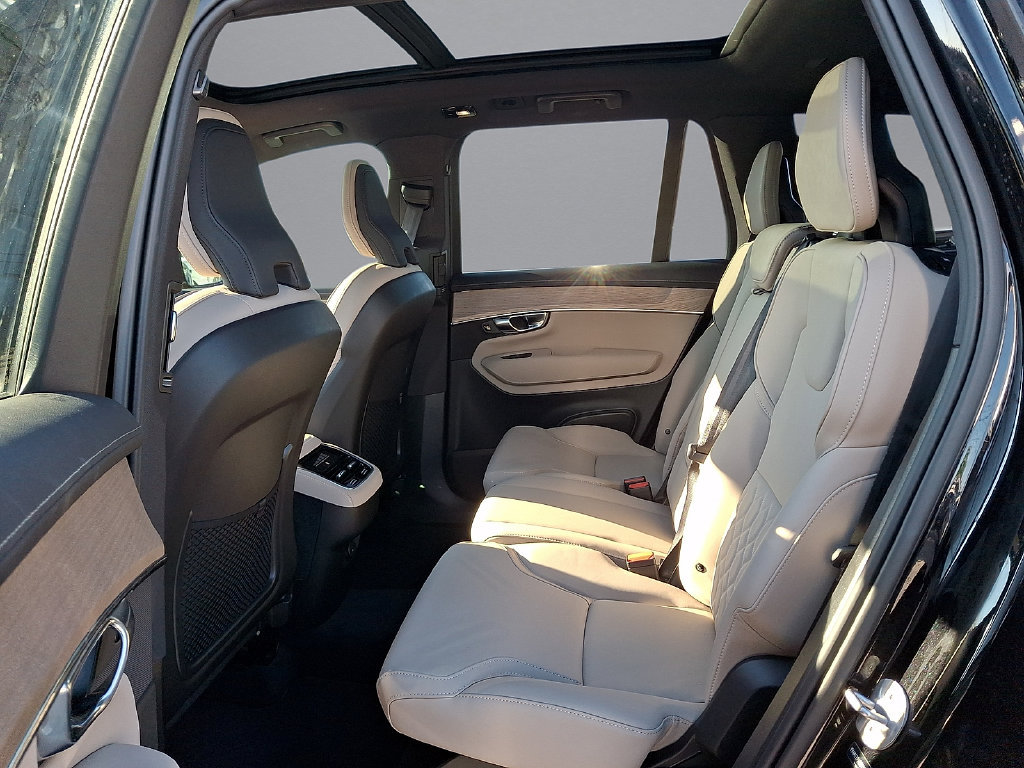Certified 2025 Volvo XC90 B5 Core w/ Protection Package AWD/4WD image 26