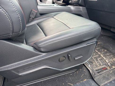 Used 2024 Ford F350 Lariat w/ Black Appearance Package image 34