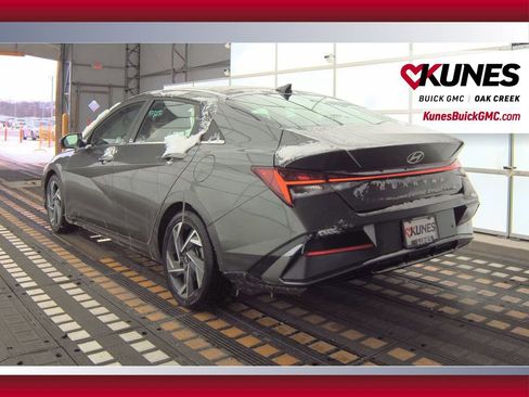 Used 2024 Hyundai Elantra Limited image 9