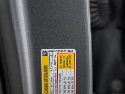 Used 2025 GMC Sierra 1500 SLT image 39