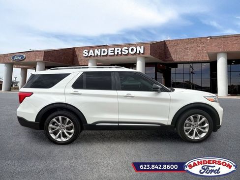 Certified 2023 Ford Explorer Platinum w/ Premium Technology Package RWD image 2