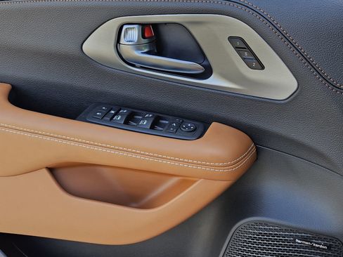 New 2026 Chrysler Pacifica Pinnacle image 23