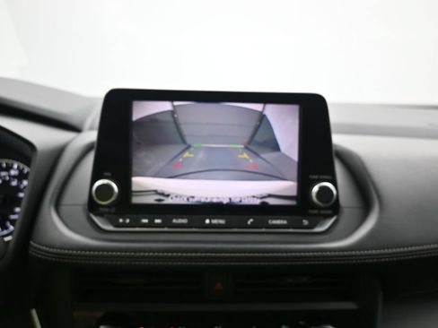 Used 2024 Nissan Rogue S FWD image 16