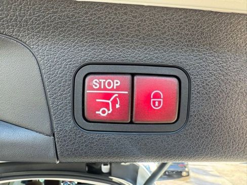 Used 2024 Mercedes-Benz GLS 450 4MATIC image 15