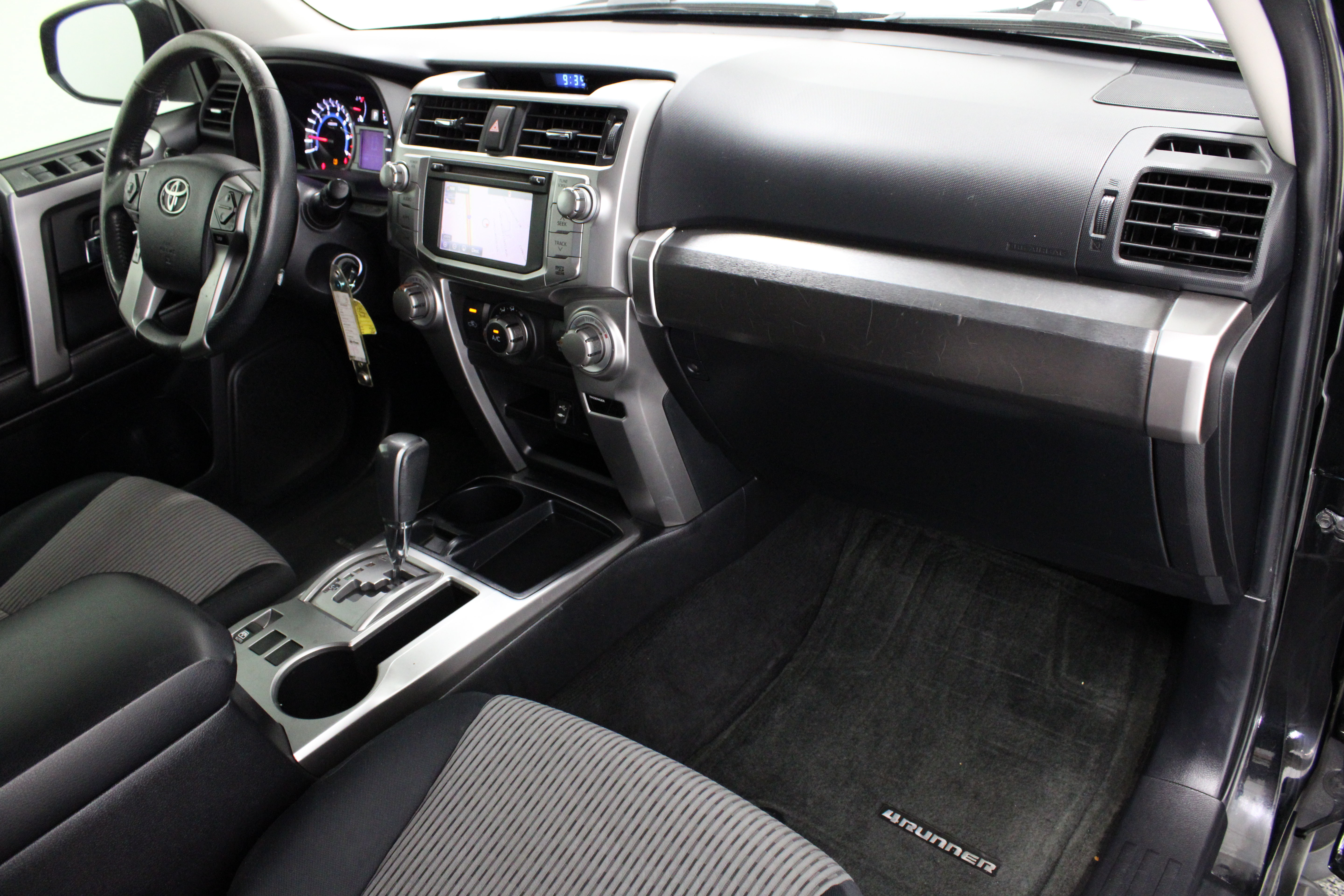 Used 2015 Toyota 4Runner SR5 RWD image 33