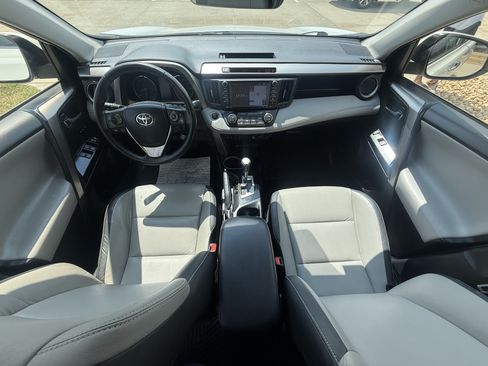 Used 2018 Toyota RAV4 Limited FWD image 11