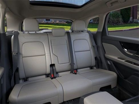 New 2025 Lincoln Corsair Grand Touring image 11