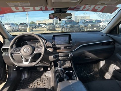 Used 2024 Nissan Altima 2.5 SV image 34