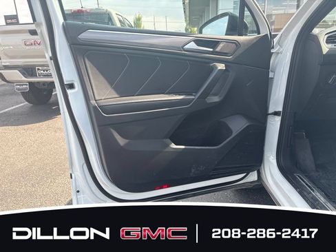 Used 2023 Volkswagen Tiguan SE R-Line AWD/4WD image 7