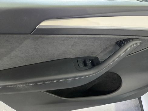 Used 2023 Tesla Model Y Long Range image 13