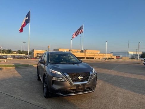 Certified 2023 Nissan Rogue SL w/ SL Premium Package AWD/4WD image 3