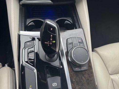 Used 2018 BMW 540i xDrive w/ Premium Package image 37