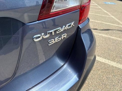 Used 2018 Subaru Outback 3.6R Limited AWD/4WD image 26