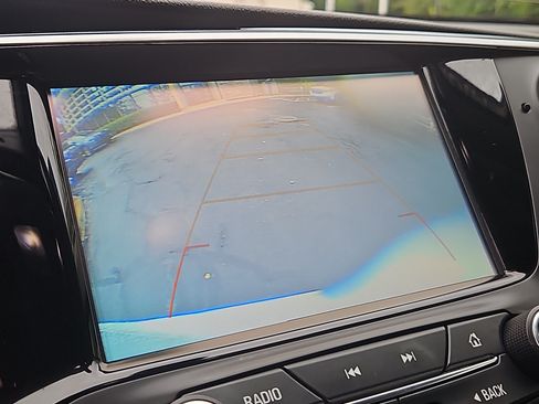 Used 2020 Buick Envision Essence FWD image 8