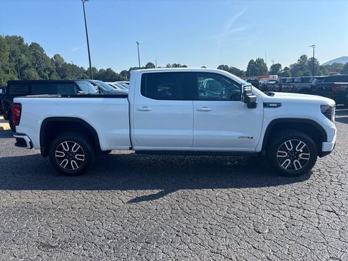 Used 2024 GMC Sierra 1500 AT4 w/ Technology Package AWD/4WD image 9
