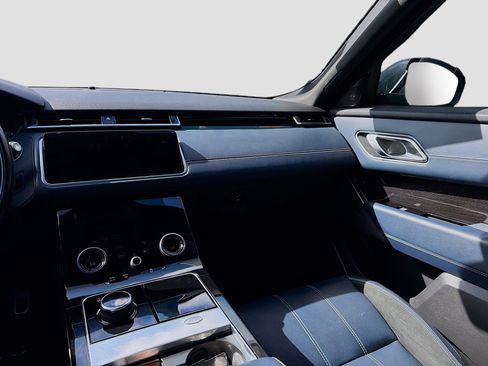Used 2019 Land Rover Range Rover Velar R-Dynamic SE image 22