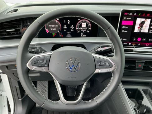 New 2026 Volkswagen Tiguan SE image 10