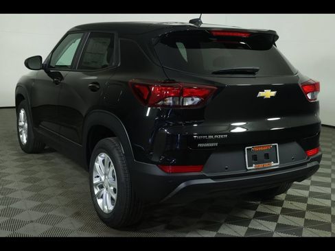 New 2026 Chevrolet TrailBlazer LS w/ LS Convenience Package FWD image 14