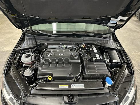 Used 2015 Volkswagen Golf TDI S FWD image 8