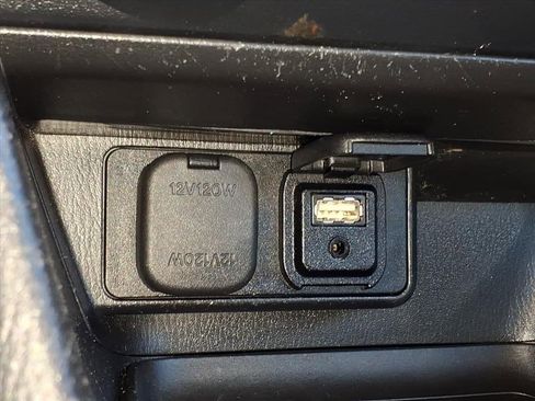 Used 2015 MAZDA MAZDA3 i SV image 28