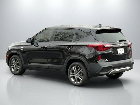 Certified 2023 Kia Seltos LX image 5