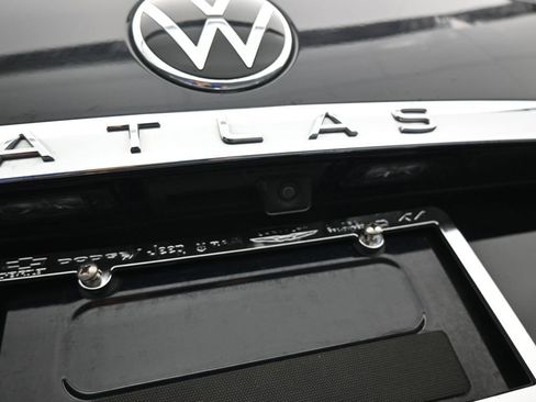 Used 2022 Volkswagen Atlas SE w/ Black Wheel Package image 39