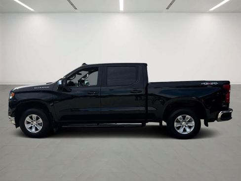 Used 2025 Chevrolet Silverado 1500 LT AWD/4WD image 2