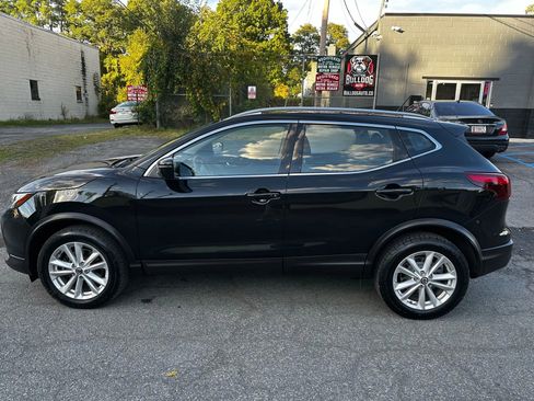 Used 2019 Nissan Rogue Sport SV image 9