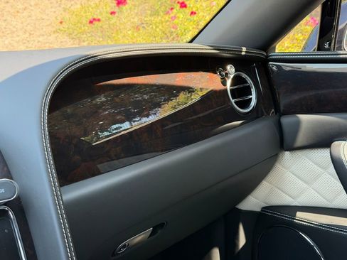 Used 2018 Bentley Flying Spur S V8 image 29