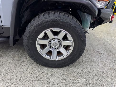 Used 2014 Toyota FJ Cruiser 4WD w/ Convenience Package image 33