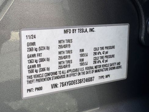 Used 2025 Tesla Model Y Long Range AWD/4WD image 28