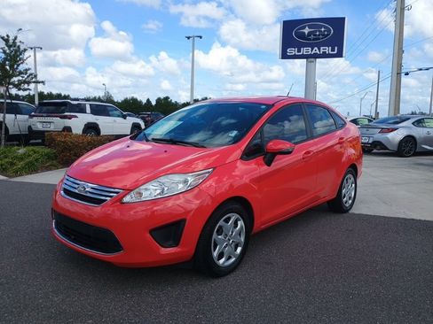 Used 2013 Ford Fiesta SE w/ Super Fuel Economy Pkg image 1