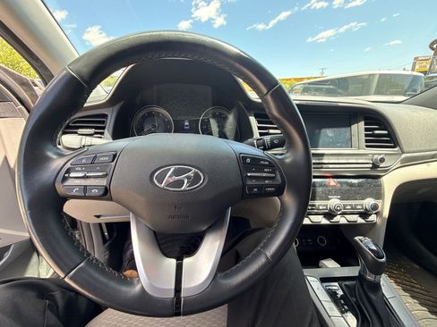 Used 2020 Hyundai Elantra Value Edition FWD image 13