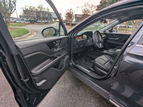 Used 2022 Lincoln Corsair Reserve w/ Elements Package image 8