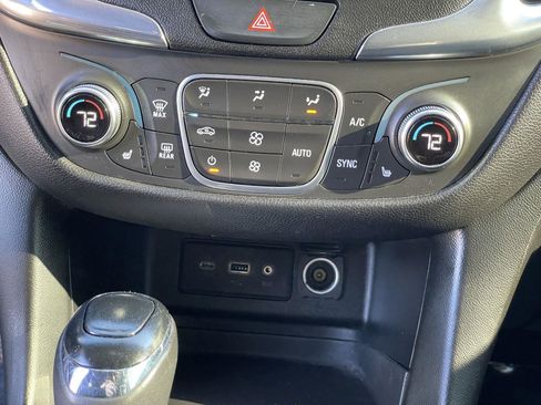 Used 2019 Chevrolet Equinox LT image 21