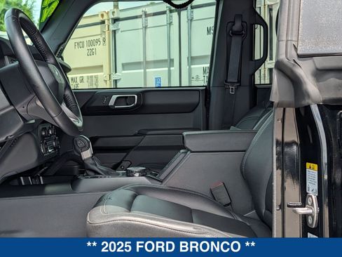Used 2025 Ford Bronco Badlands AWD/4WD image 52