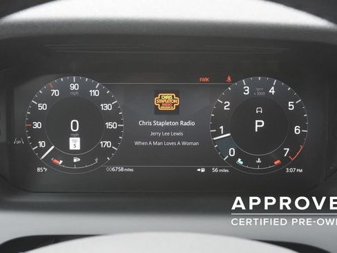 Used 2025 Land Rover Discovery Sport Dynamic SE image 11