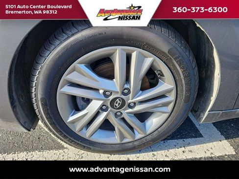 Used 2020 Hyundai Elantra SEL w/ Cargo Package (C1) image 25