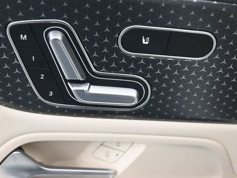 Certified 2025 Mercedes-Benz GLB 250 image 21
