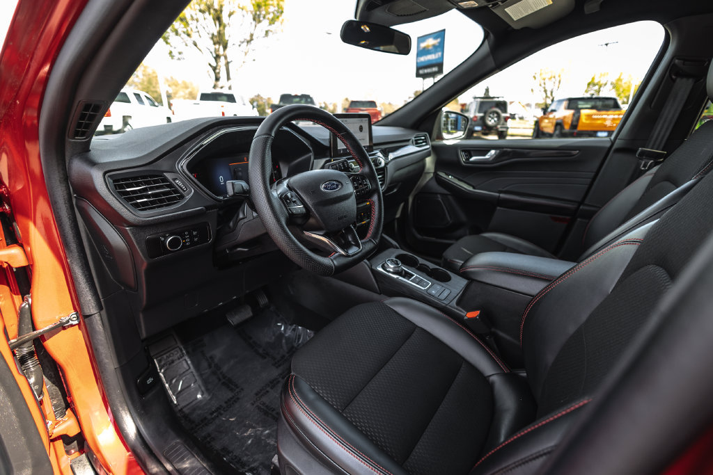 Used 2025 Ford Escape ST-Line AWD/4WD image 19