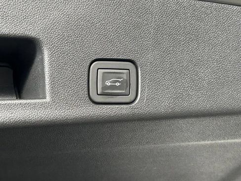 Used 2026 Chevrolet Traverse LT w/ Midnight/Sport Edition FWD image 44