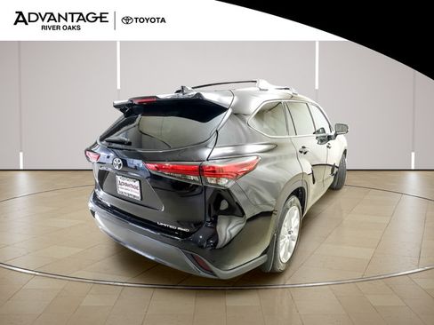 Used 2022 Toyota Highlander Limited AWD/4WD image 7