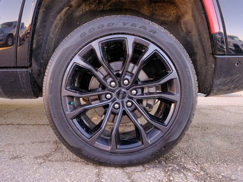 Used 2023 Jeep Grand Wagoneer L Series III w/ Rear Seat Video Group 1 image 50